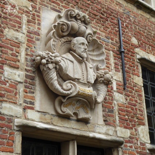 Museum Plantin-Moretus Antwerpen - borstbeeld binnentuin Christoffel Plantin Museum Plantin-Moretus Antwerpen - borstbeeld binnentuin Christoffel Plantin