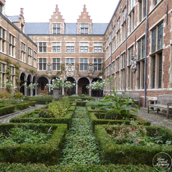 Museum Plantin-Moretus Antwerpen - renaissance binnentuin Museum Plantin-Moretus Antwerpen - renaissance binnentuin